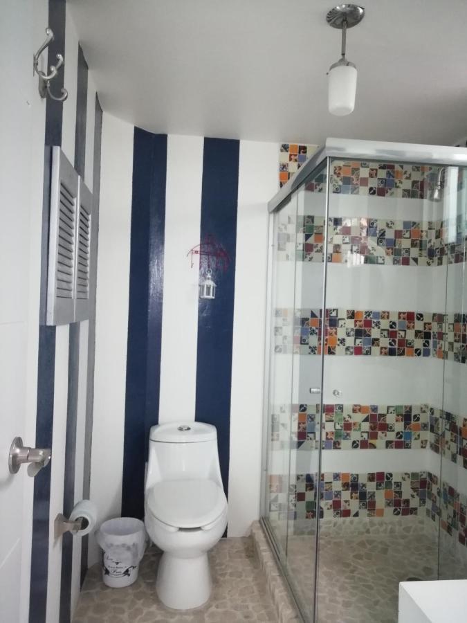 Casa Cielito Lindo: Secure Near Shopping & Business Districts Mexico City