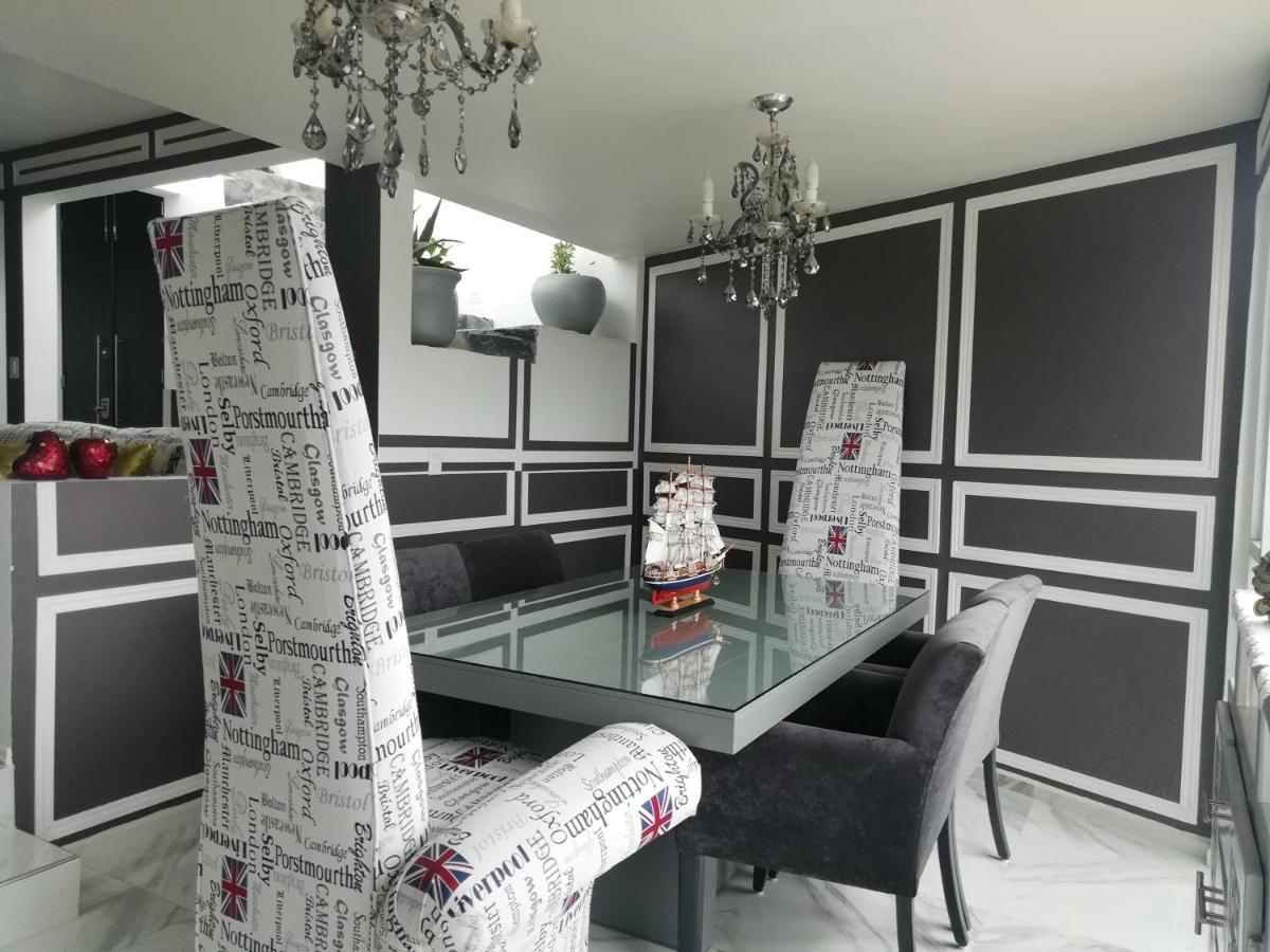 Casa Cielito Lindo: Secure Near Shopping & Business Districts *
